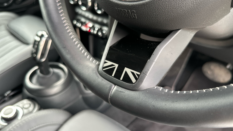 MINI Hatchback 1.5 Cooper Exclusive 3dr Auto Petrol Hatchback